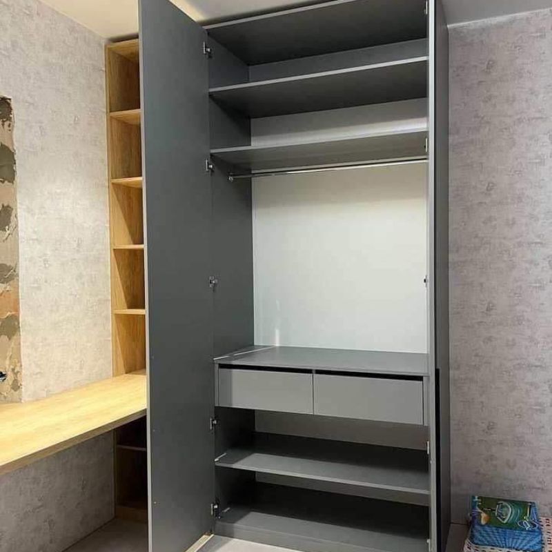 Placard Minimaliste – Blanc Alpin & Finition Artisanale