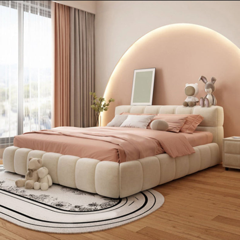Lit Moderne avec Tête de Lit Capitonnée et Brodée – Sur Mesure