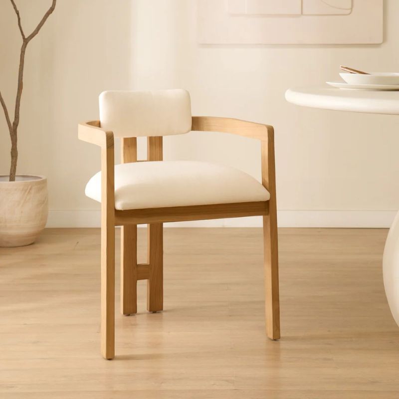 Chaise en bois hêtre en forme de (M)