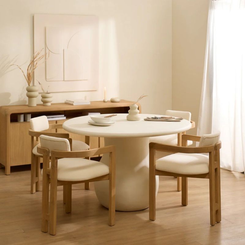 Chaise en bois hêtre en forme de (M)