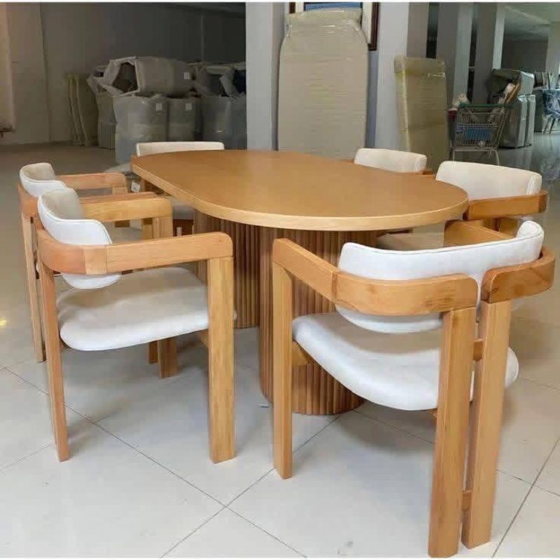 Table à manger avec pieds en chêne et plateau en bois chêne 140 cm